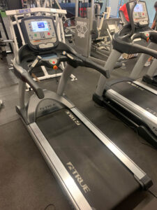 True Fitness 900 treadmill (7 available)