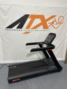 STAR TRAC 4-SERIES TREADMILL W/ 10" LCD SCREEN